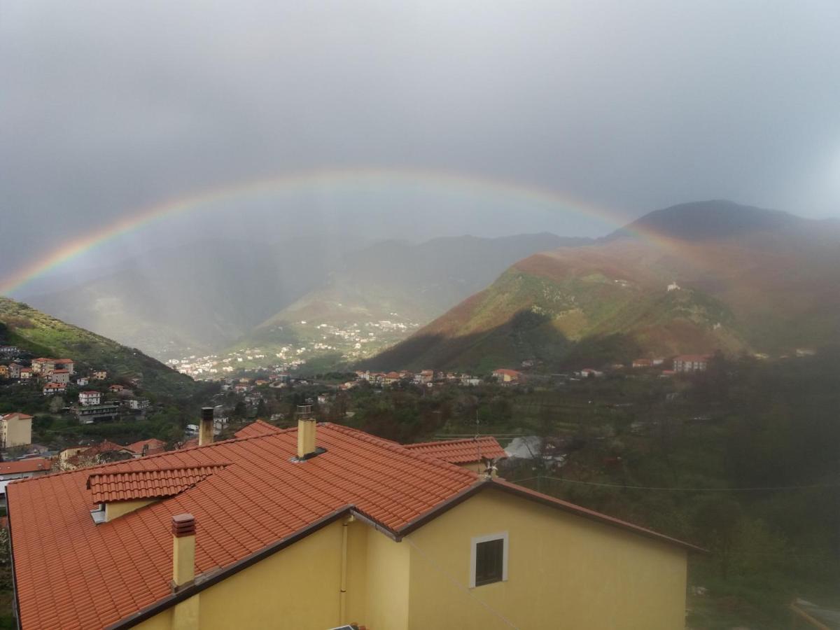 Il Ceppo Sui Sentieri Per Amalfi Bed & Breakfast Pimonte Dış mekan fotoğraf